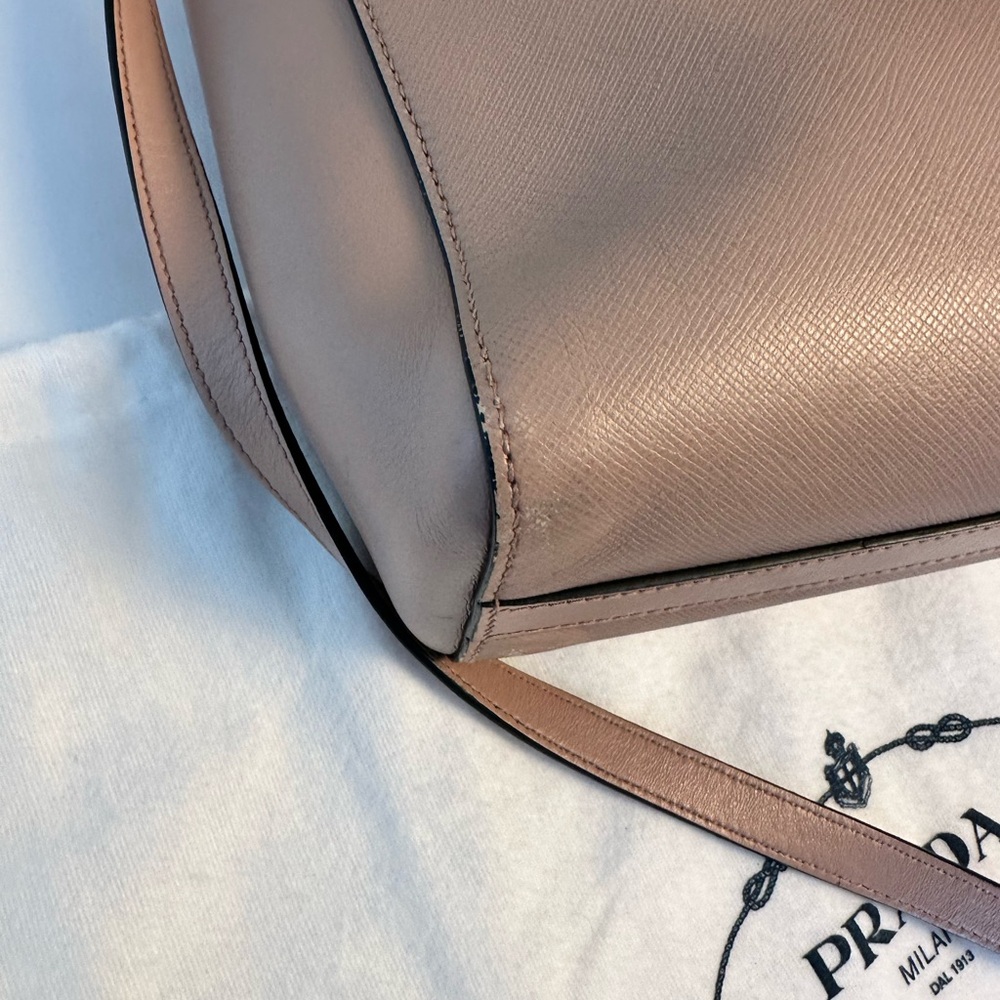 Authentic crossbody and double handle tote from Prada in a pinkish beige. - Picture 15 of 15